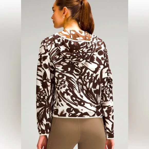 Packlable Run Jacket - Picture 2 of 13